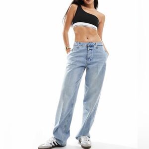 Calvin Klein Jeans 90s straight leg jeans in light wash size 33 NWT in pkg
